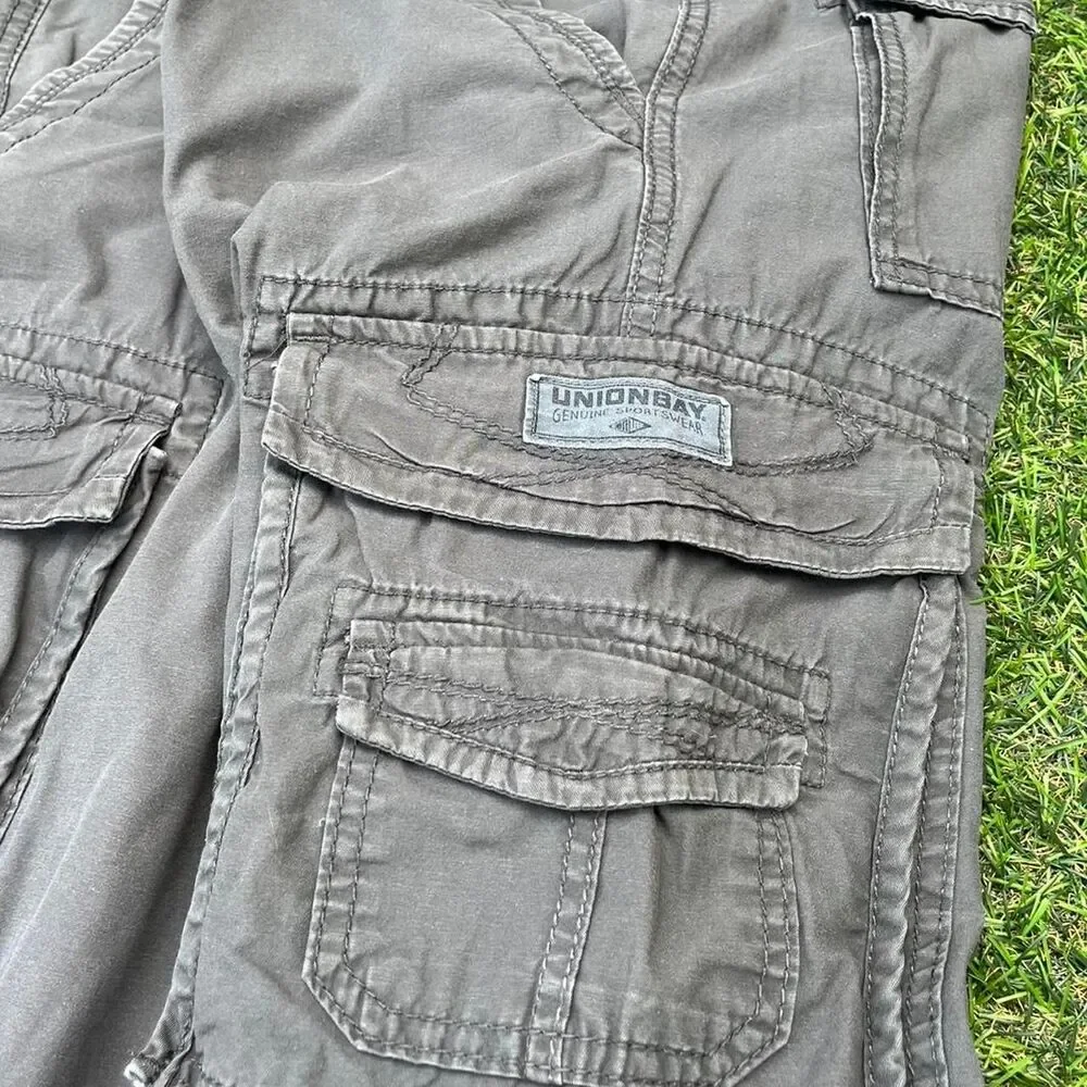 Union-bay Men's Grey and Silver Shorts